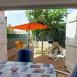 Rdc, Proche Et Commerces, Terrasse, Wifi Gratuit, Park 1 Voiture, 4 Couchages - Fr-1-423-230 דירה *