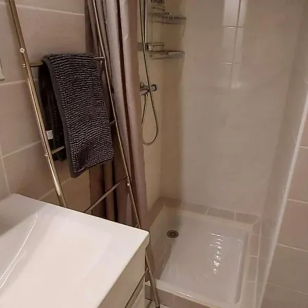 Rdc, Proche Et Commerces, Terrasse, Wifi Gratuit, Park 1 Voiture, 4 Couchages - Fr-1-423-230 * Le Grau-d'Agde