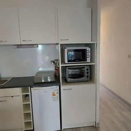 Rdc, Proche Et Commerces, Terrasse, Wifi Gratuit, Park 1 Voiture, 4 Couchages - Fr-1-423-230 * Le Grau-d'Agde